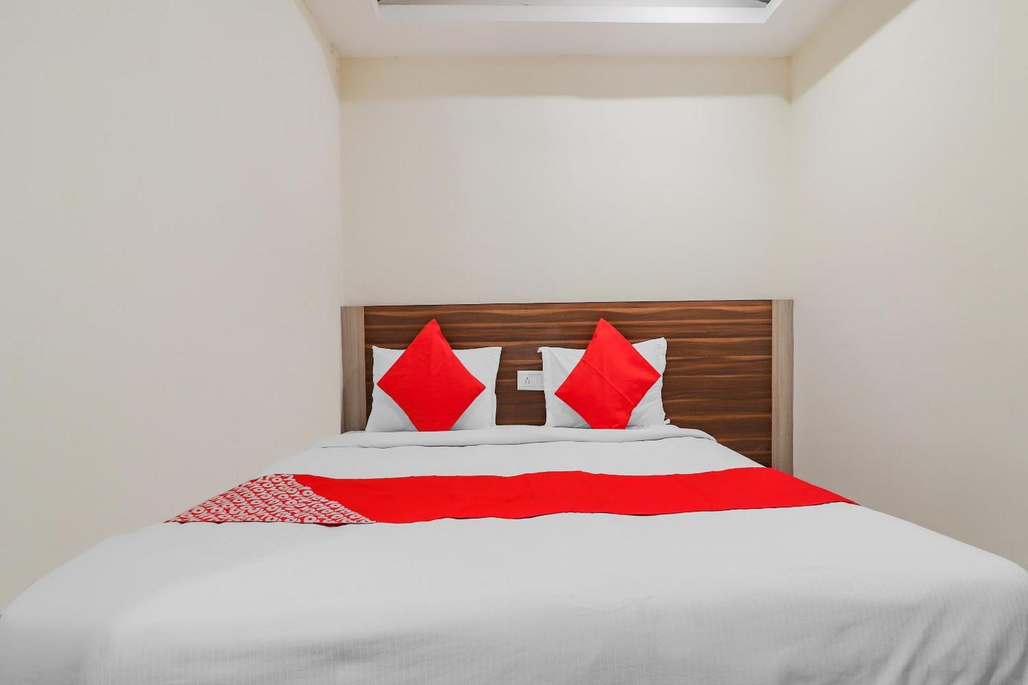 Oyo Adda Rooms Hyderabad Exteriör bild